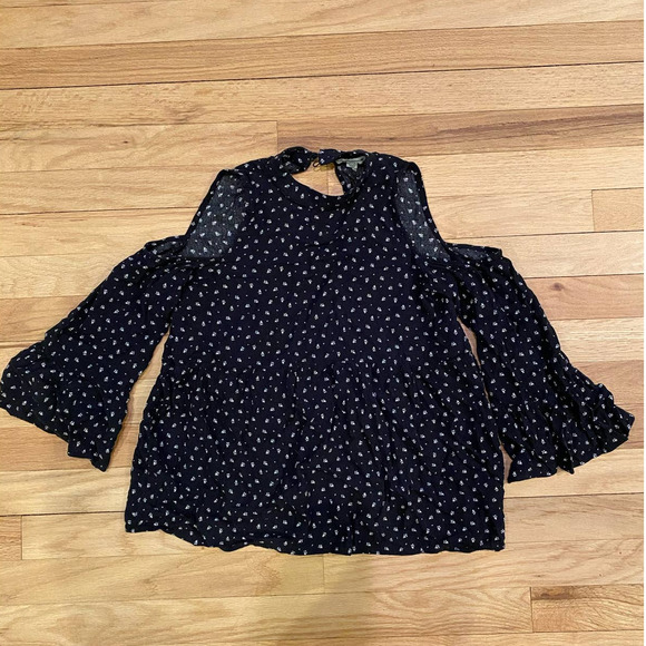 Black American Eagle Top with White Flowers - Picture 1 of 7